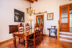 Dining - Holiday Home 'Tramuntana' with Sea View, Private Pool and Wi-Fi (Valldemossa)