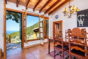 Interior - Holiday Home 'Tramuntana' with Sea View, Private Pool and Wi-Fi (Valldemossa)