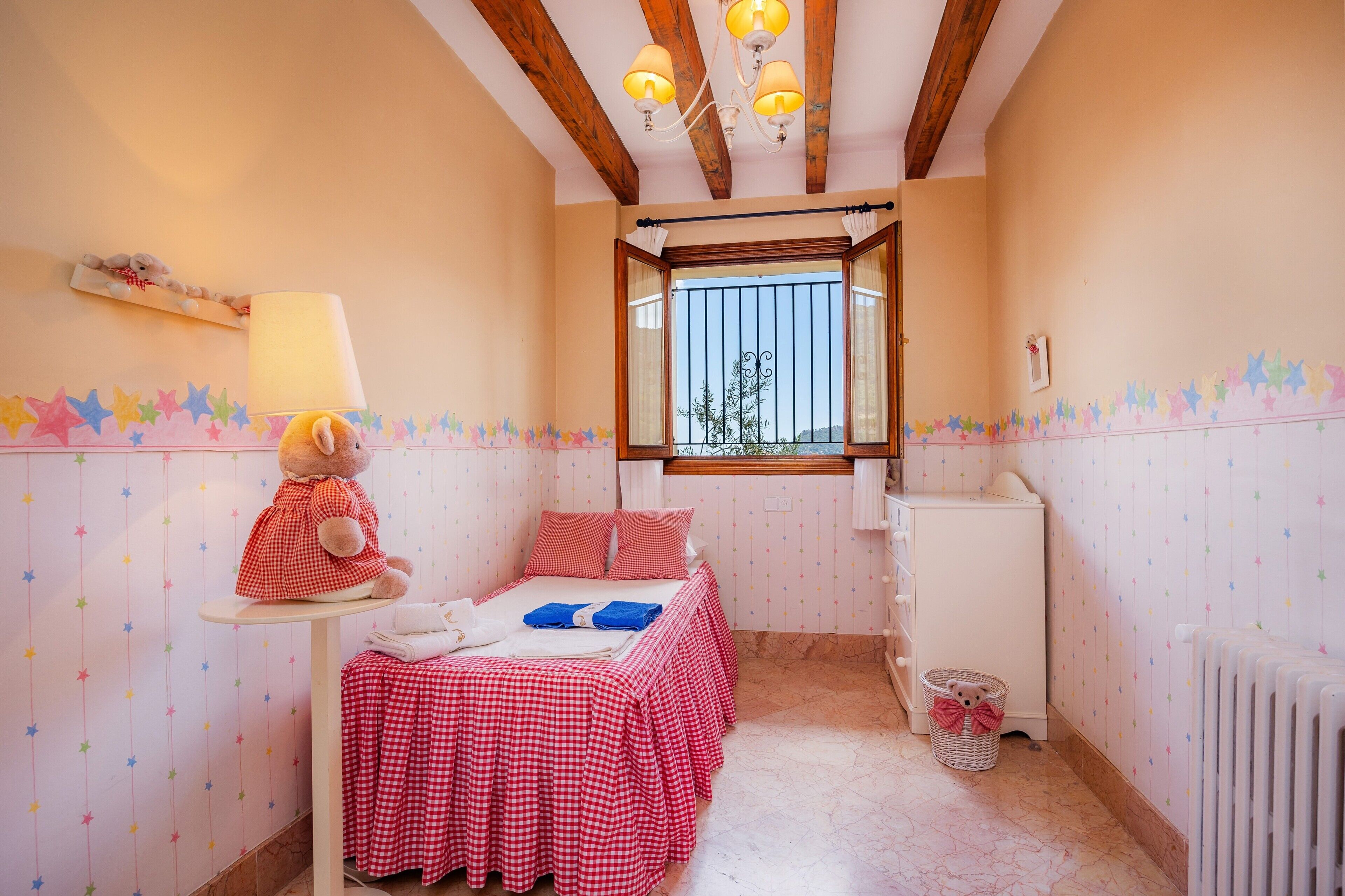 5 sovrum, strykjärn/strykbräda, gratis wi-fi och sängkläder