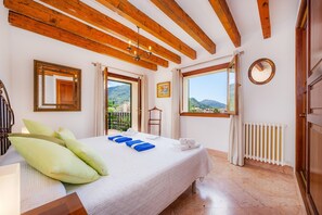 5 bedrooms, iron/ironing board, free WiFi, bed sheets - Holiday Home 'Camila' with Private Pool, Wi-Fi and Air Conditioning (Valldemossa)