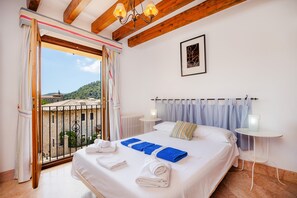 5 dormitorios, tabla de planchar con plancha, wifi gratis y ropa de cama