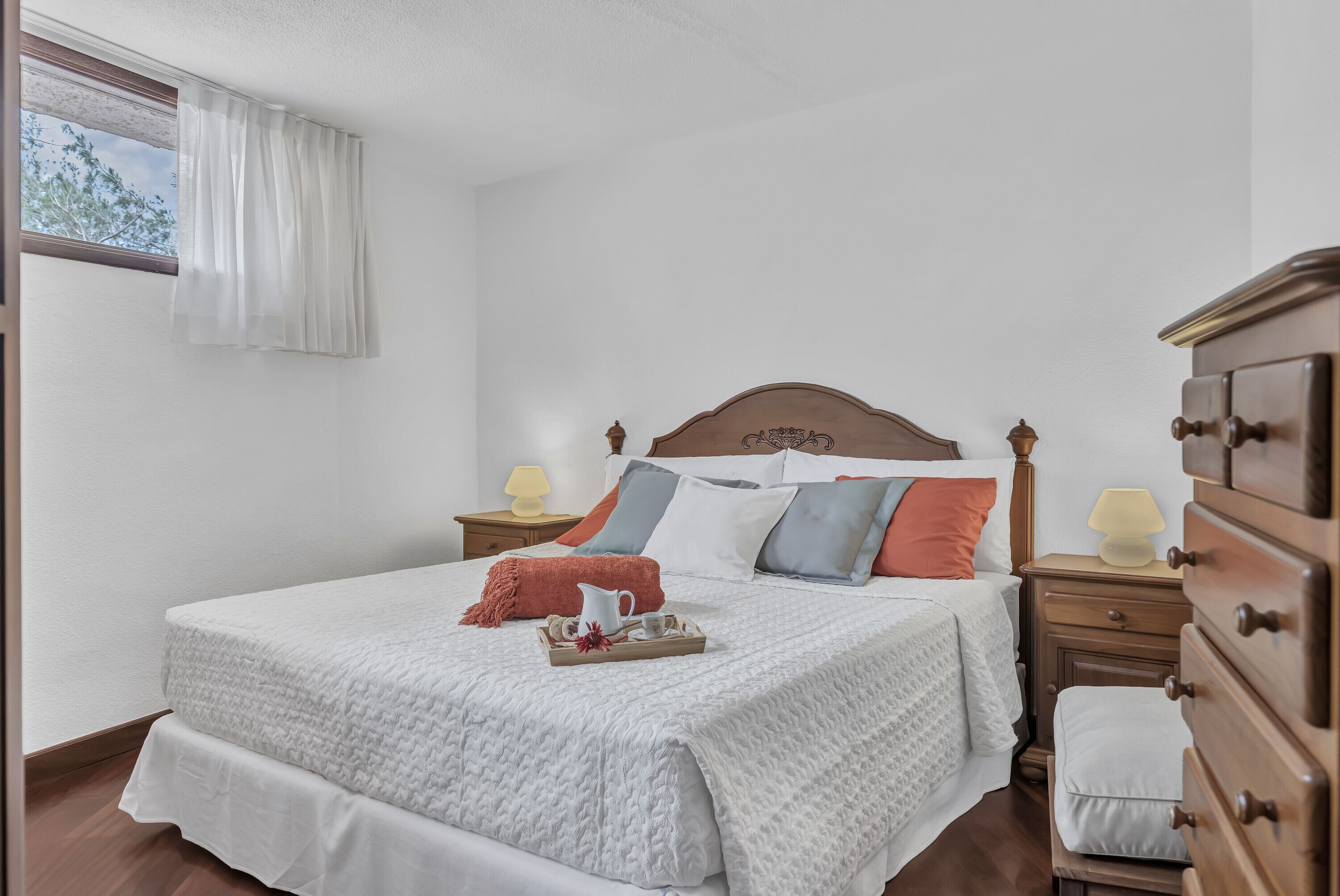 3 habitaciones, tabla de planchar con plancha y wifi gratis 