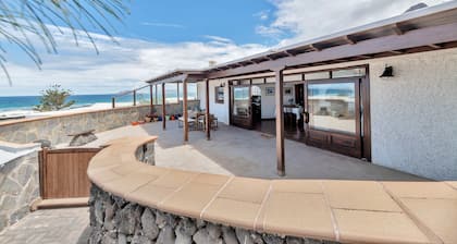 'Villalmar' with Sea View, Private Pool and Wi-Fi