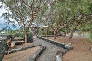 Property grounds - 'Villalmar' with Sea View, Private Pool and Wi-Fi (Caleta de Famara)