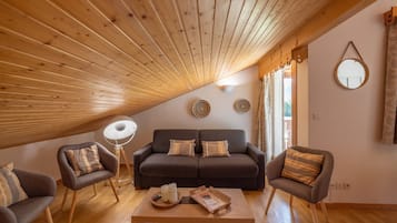 Een televisie en een tafeltennistafel