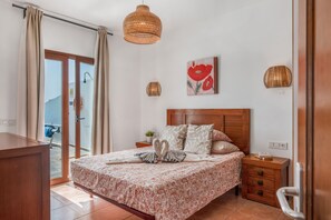 3 bedrooms, free WiFi, bed sheets