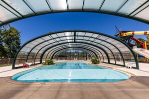 Indoor pool, a heated pool - Chalet Yoya in Lanton – Comfort, Tranquility and Nature on the Bay (Lanton)