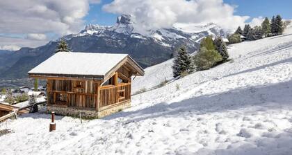 Chalet 'Mazot De Warens' mit Bergblick, privater Terrasse und privatem Garten