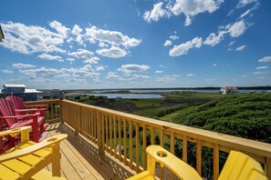 Property grounds - Sunshine Beach Oasis w/ Elevator (North Topsail Beach)