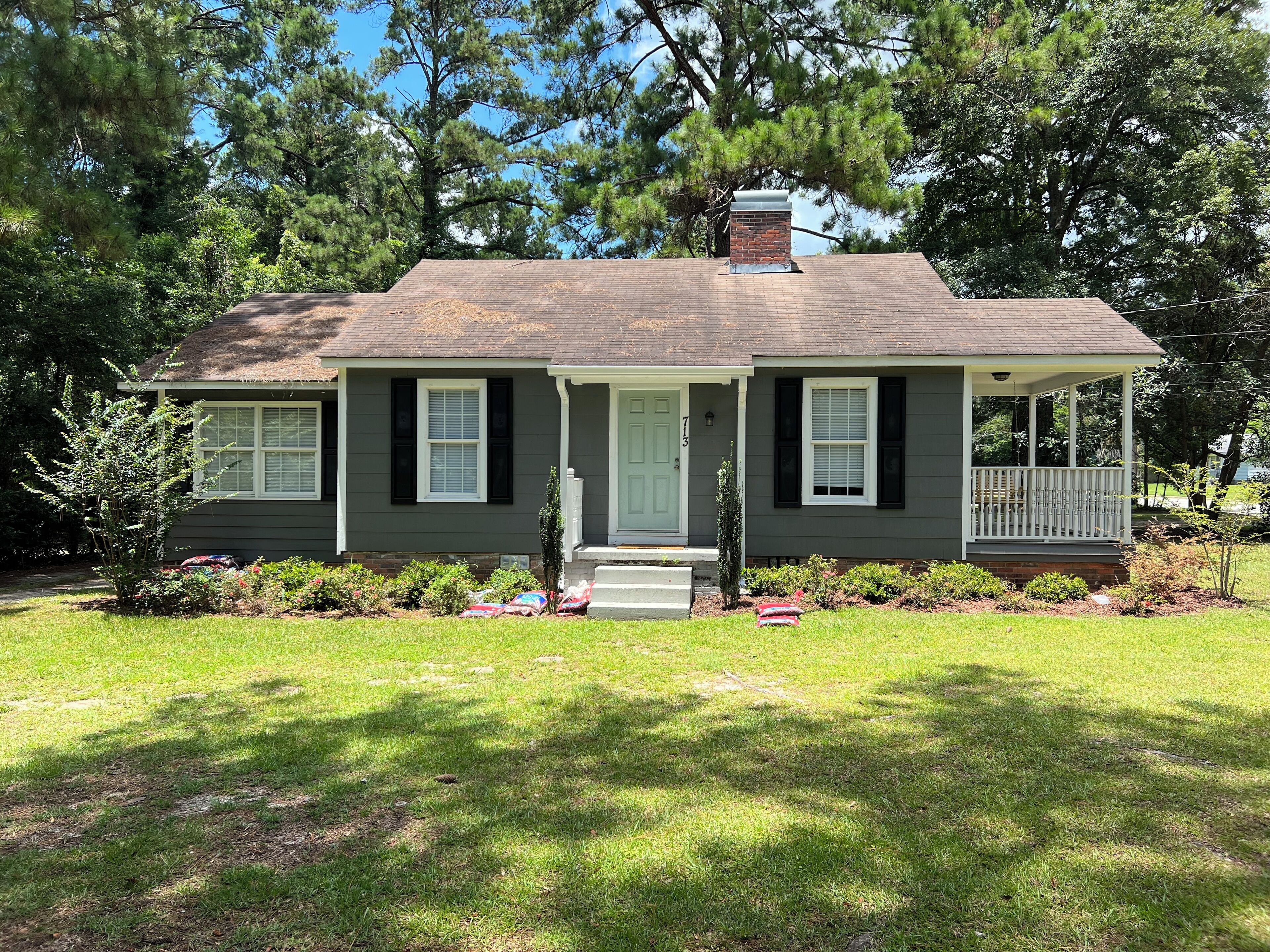 Super Cute Cozy Cottage Close to Downtown Thomasville 