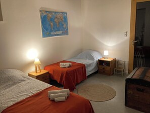 Iron/ironing board, WiFi, bed sheets - Pied à terre in the heart of vineyards and natural areas between the Loire and Layon rivers.  (Chalonnes-sur-Loire)