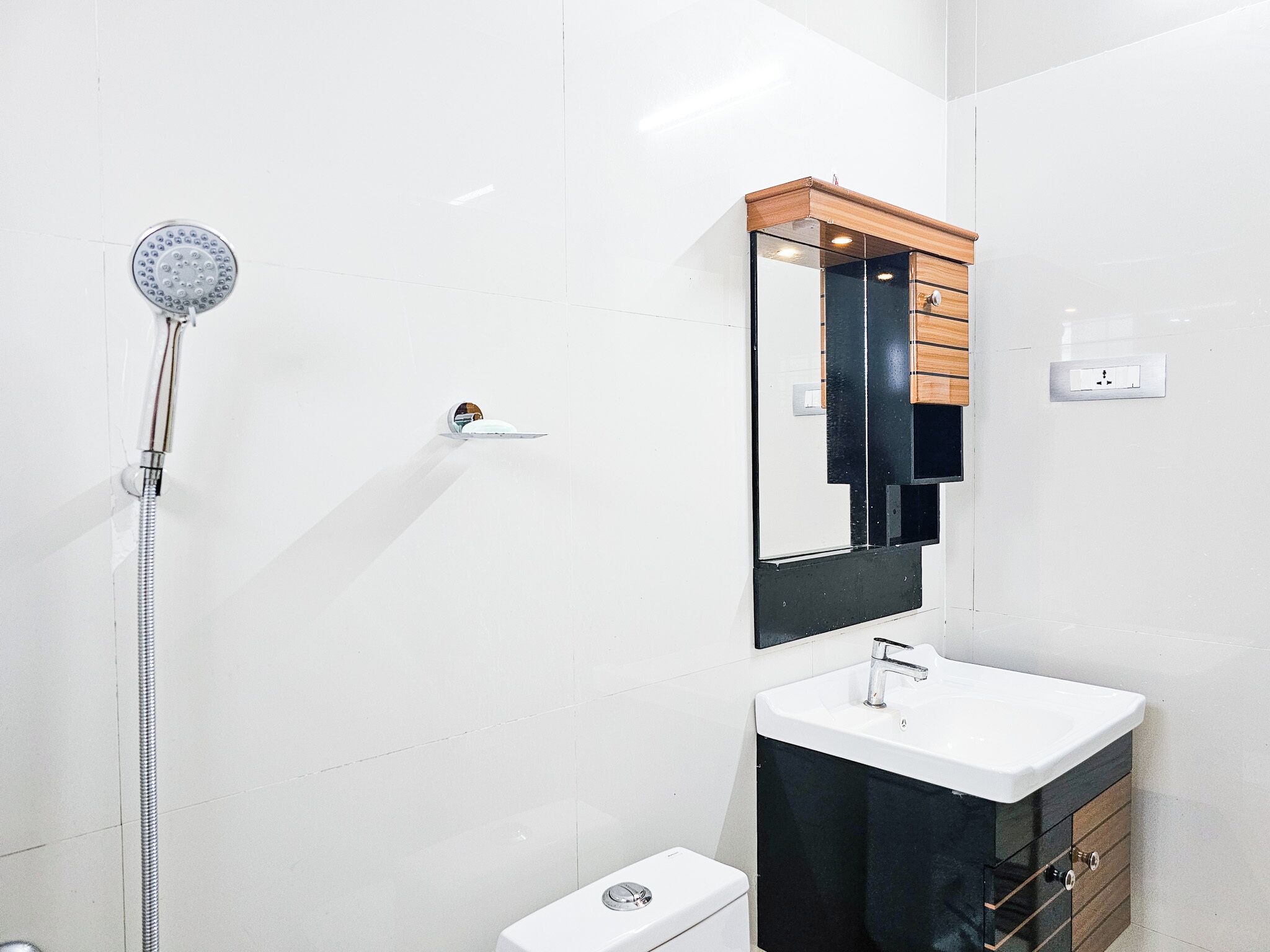 Dusche, Handtücher, Seife, Toilettenpapier