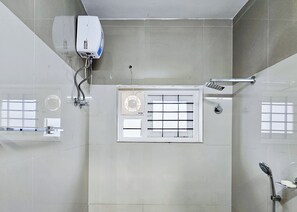 Dusche, Handtücher, Seife, Toilettenpapier