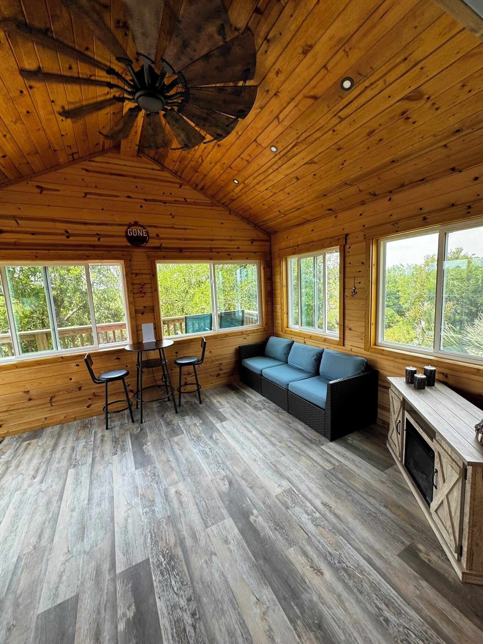 River Cabin in Woodsboro