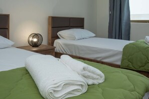 2 chambres, fer et planche à repasser, lit de bébé portatif, Wi-Fi
