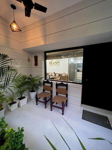 Patio Paradise, Pitampura
Cozy and peaceful 3BHK Condo