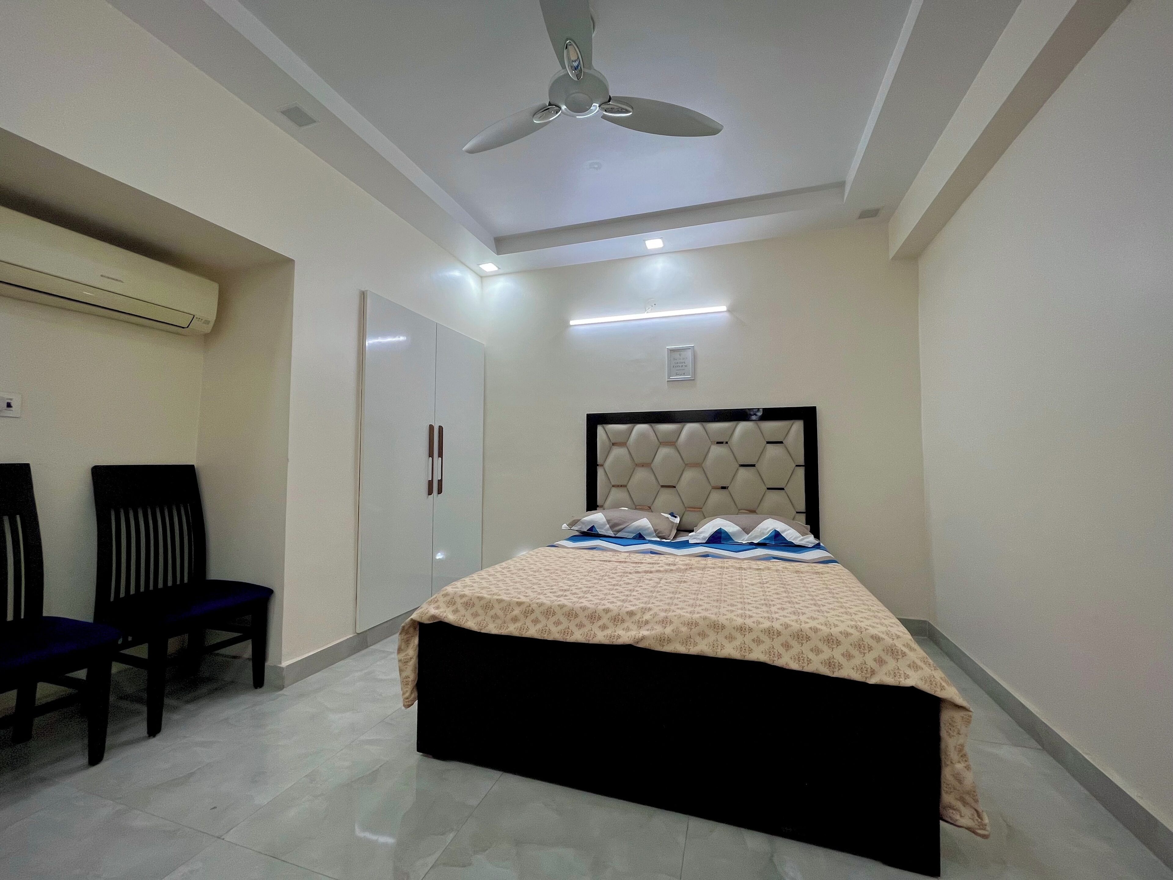 3 bedrooms, WiFi, bed sheets