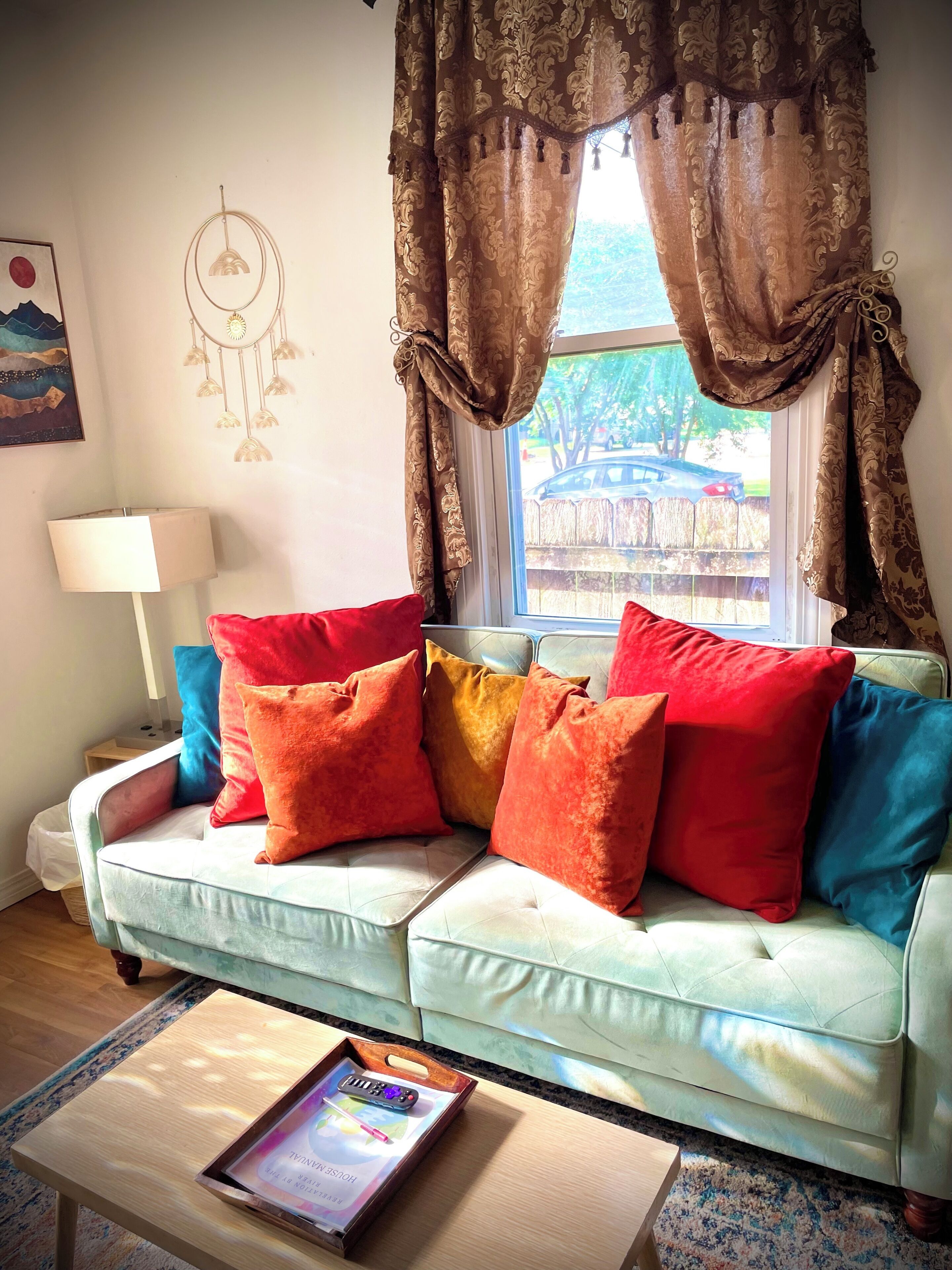 A cozy, quiet, spot 7min to the French Quarter and 2 blocks from the River.