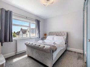 1 bedroom, free WiFi, bed sheets