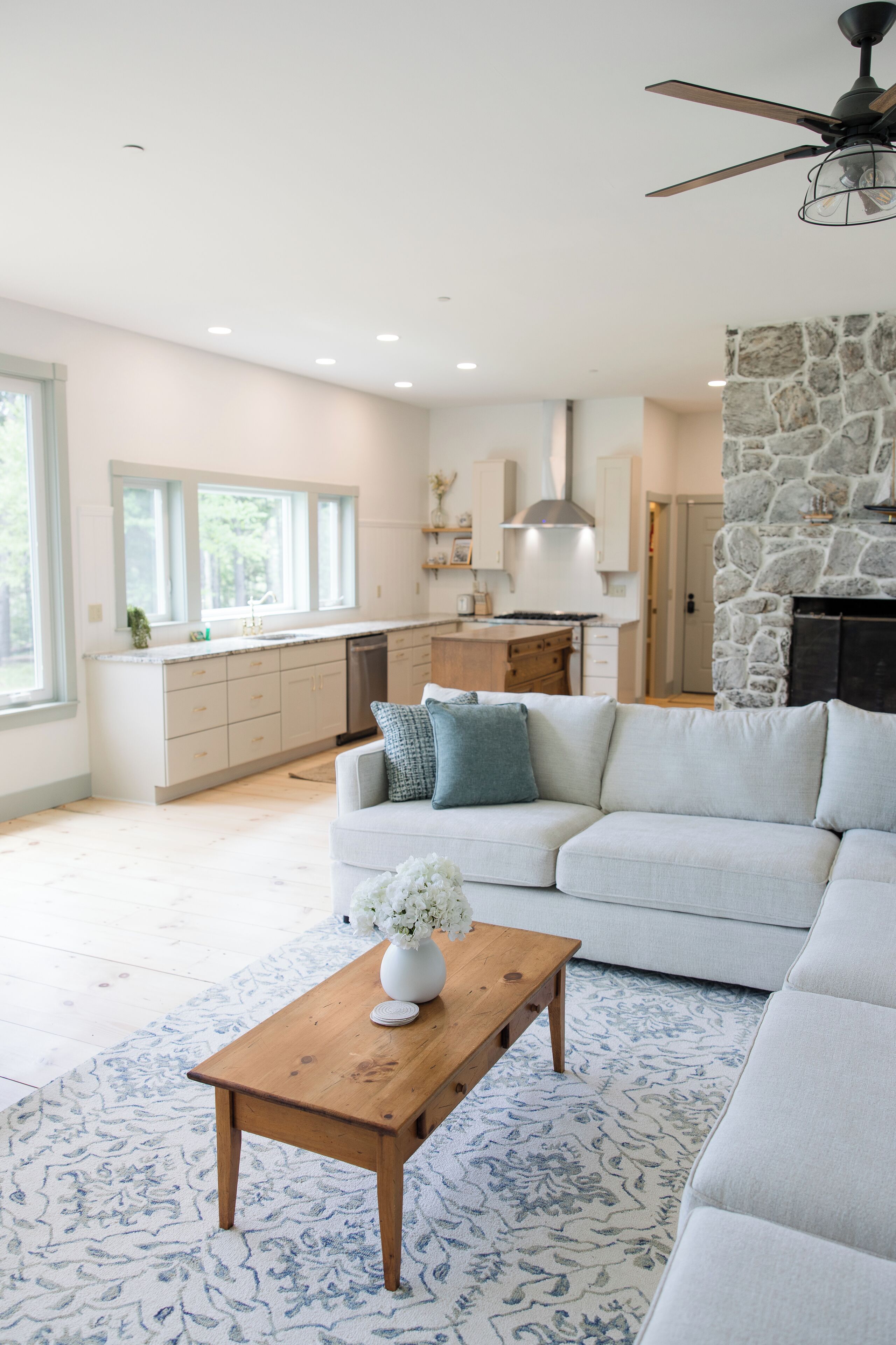 Smart-TV, bordtennis og bøker