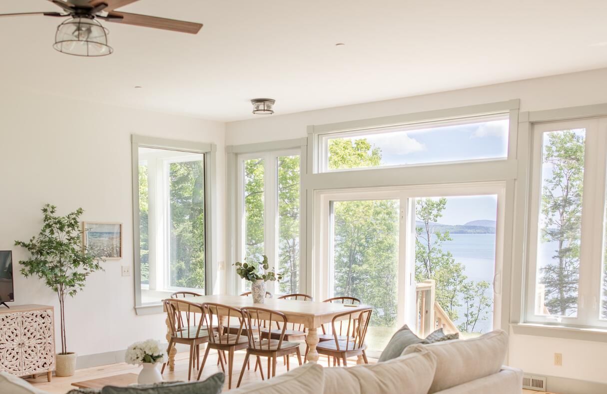 TV connectée, table de tennis de table, livres