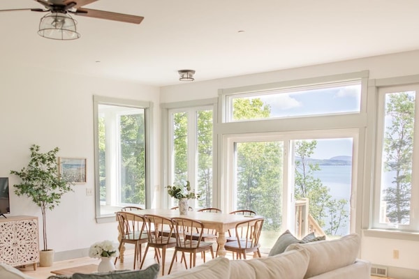 TV connectée, table de tennis de table, livres