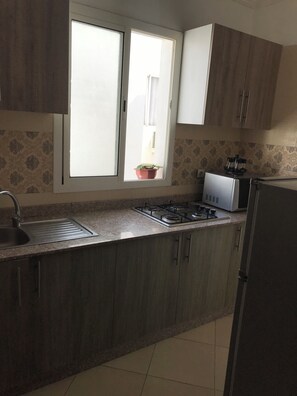 Fridge, microwave, stovetop, coffee/tea maker - Modern apartment near Gueliz and the Medina (Marrakech)