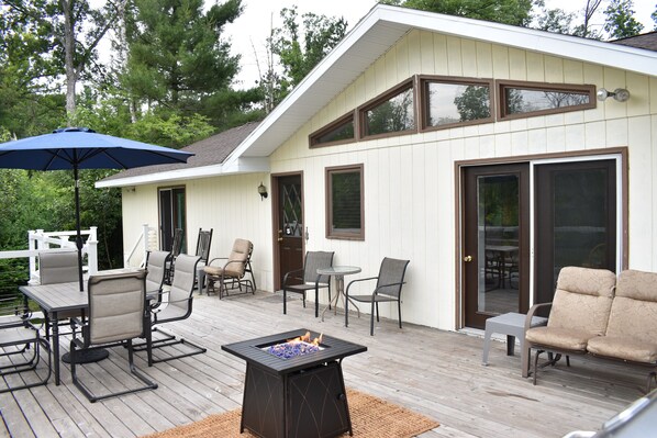 屋外ダイニングエリア