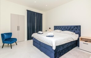 2 bedrooms, in-room safe, iron/ironing board, travel cot