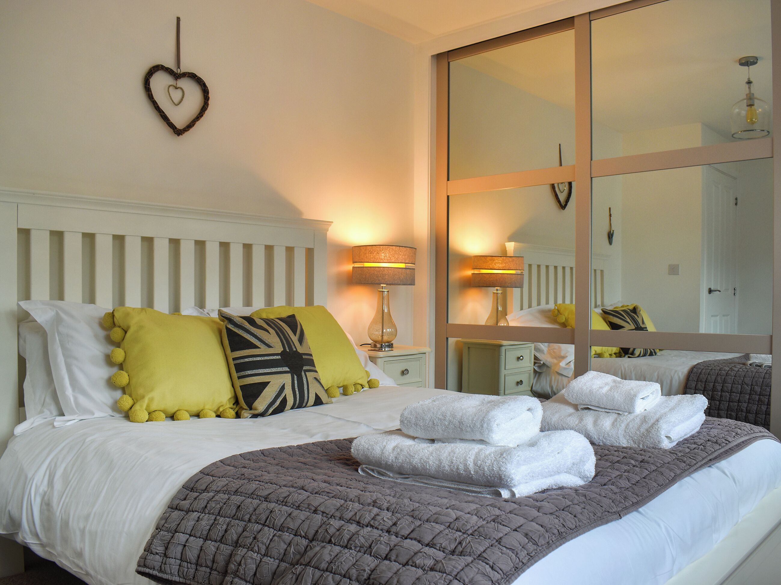 4 bedrooms, free WiFi, bed sheets