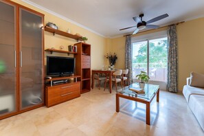 TV - MalagaSuite Costa Sol Oasis 3 (Torremolinos)