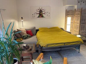 1 bedroom, iron/ironing board, WiFi, bed sheets - Cosy, bright, quiet apartment (Montreuil)