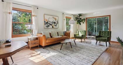 Fenced, Mid-Century Modern Gem Near Mall of America & Zoo