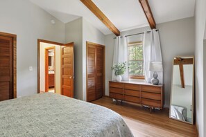 Strykejern/-brett, wi-fi og sengetøy