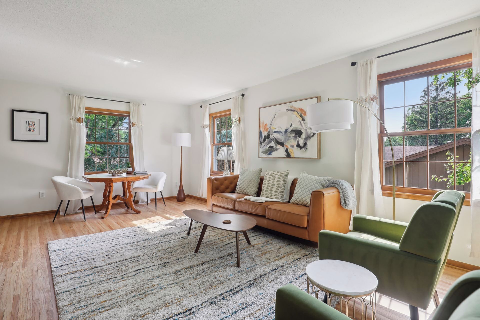 Fenced, Mid-century Modern Gem Near Mall Of America & Zoo - Lakeville, MN