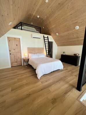 3 bedrooms, iron/ironing board, travel cot, WiFi