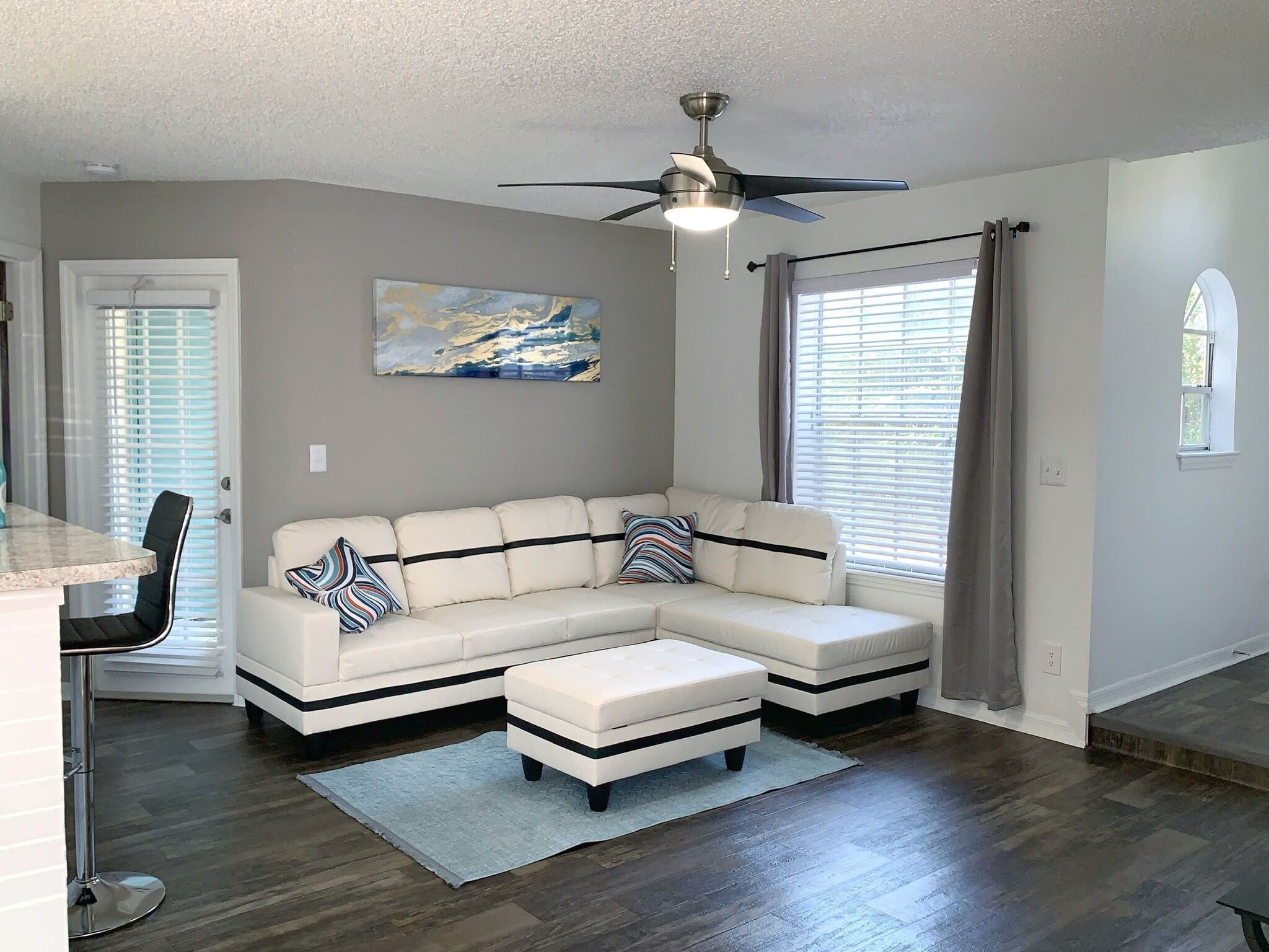 Cozy modern large spacious 1Kingbd Apt. next to Disney & ALL attractions