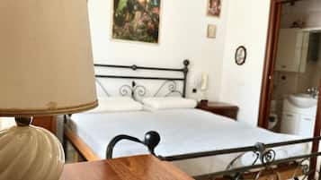 3 bedrooms, bed sheets