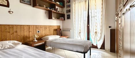 3 bedrooms, bed sheets