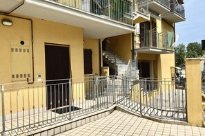 Exterior - P037- Porto Recanati, comfortable three-room apartment with air conditioning (Porto Recanati)