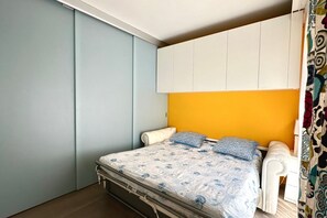 1 habitación y ropa de cama 