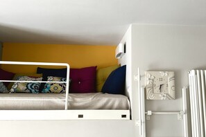 1 dormitorio y ropa de cama