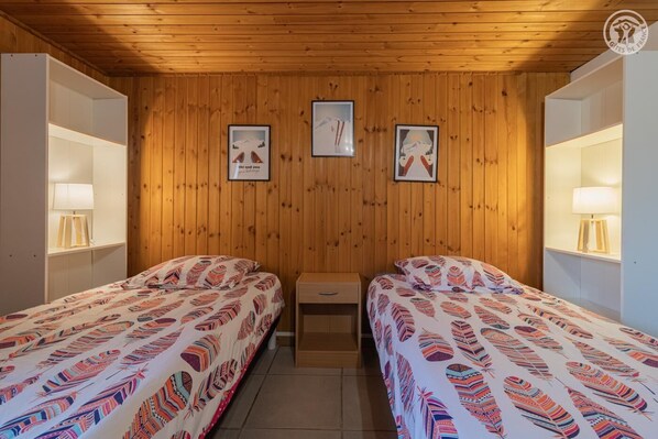 2 chambres, fer et planche à repasser, lit parapluie, Wi-Fi gratuit