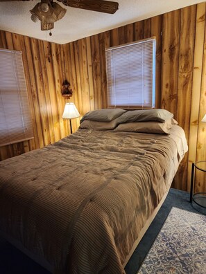 2 bedrooms, WiFi, bed sheets