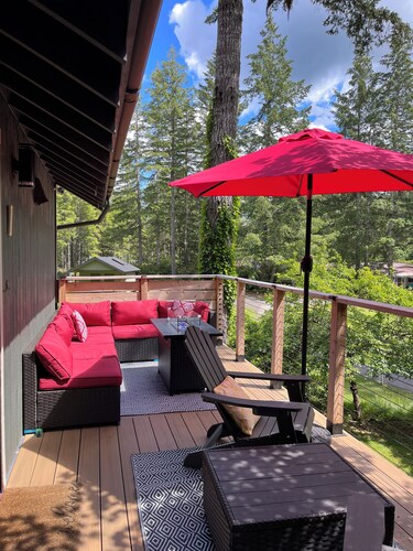 Modern Alderbrook pet-friendly retreat.  