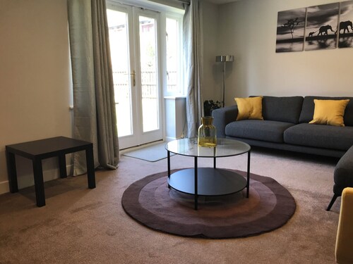 4 Bed Luxury Home in Broughton, Milton Keynes by Goshen Properties. Family Home!