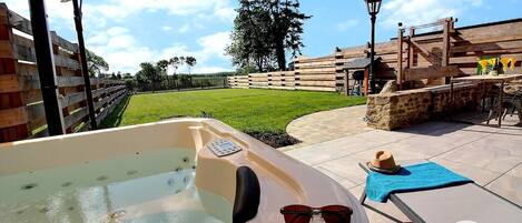 Bain à remous extérieur