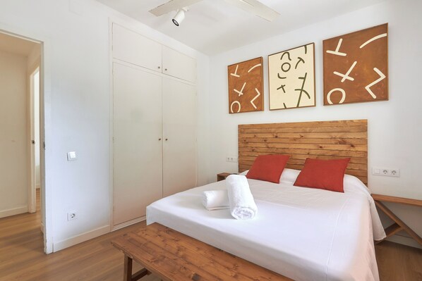 3 bedrooms, iron/ironing board, free WiFi, bed sheets