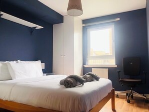 2 bedrooms, iron/ironing board, travel cot, WiFi