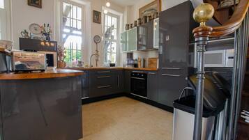 Microwave, dishwasher, high chair